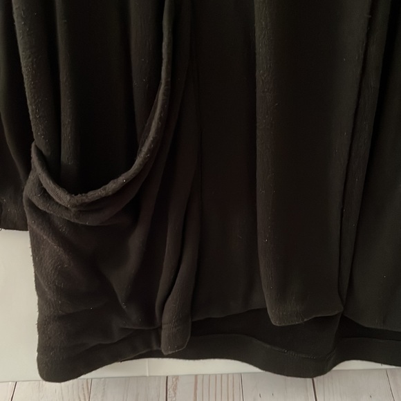 uniqlo heattech black cardigan in Women - Picture 2 of 8